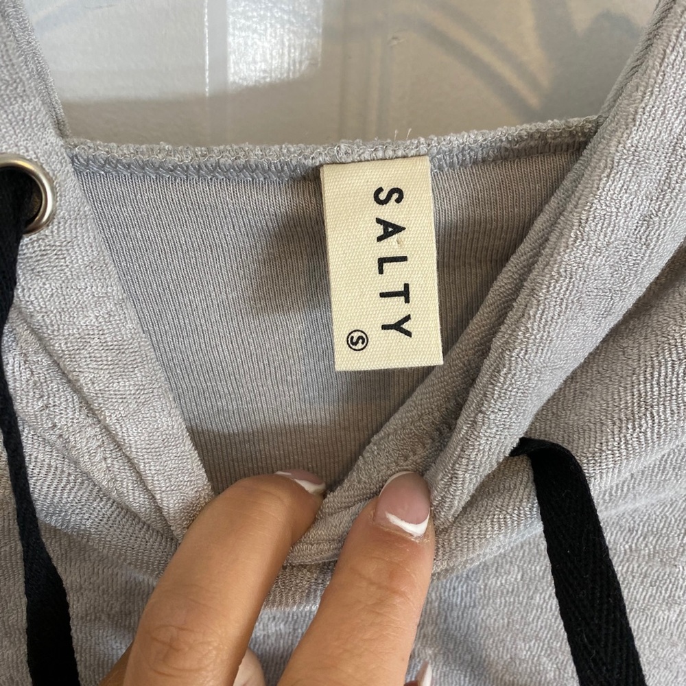 Cropped Sweatshirt - Picture 3 of 3
